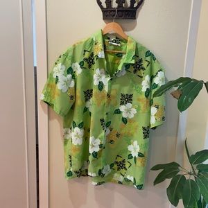 Fantastic made in Hawaii men’s shirt